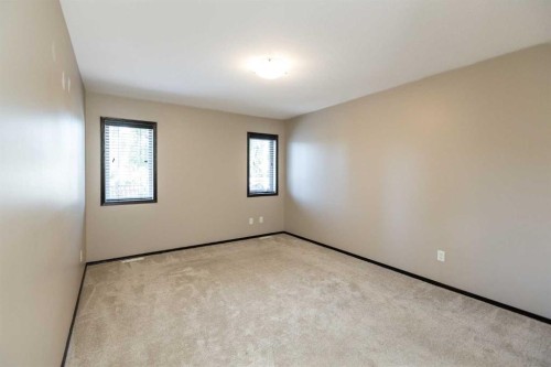 59 Burris Pointe, Lacombe, AB 