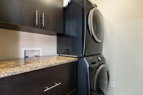 59 Burris Pointe, Lacombe, AB 
