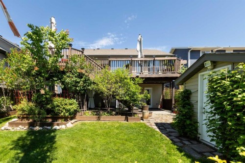 59 Burris Pointe, Lacombe, AB 