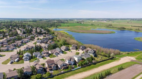 59 Burris Pointe, Lacombe, AB 