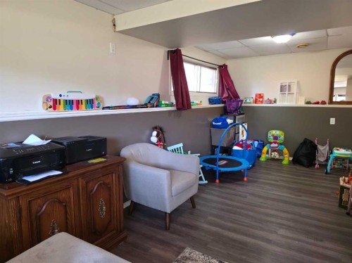 6014 44 Avenue, Camrose, AB - Indoor Photo Showing Other Room