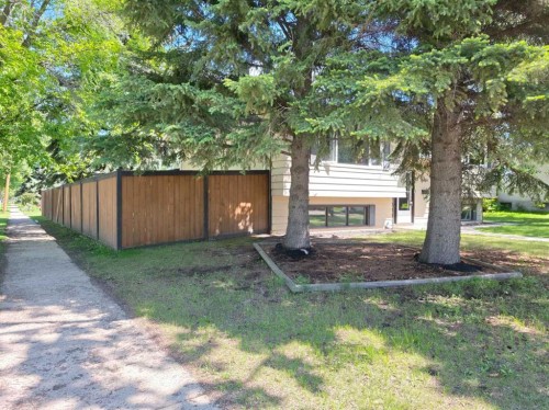 6014 44 Avenue, Camrose, AB - Outdoor