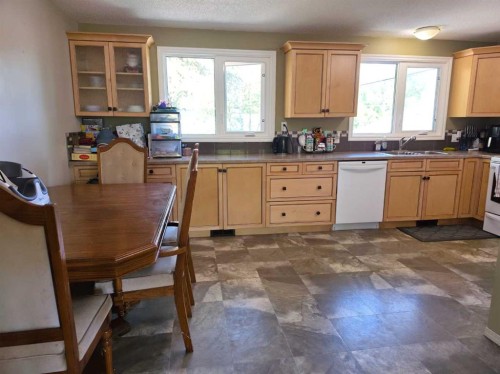 6014 44 Avenue, Camrose, AB - Indoor