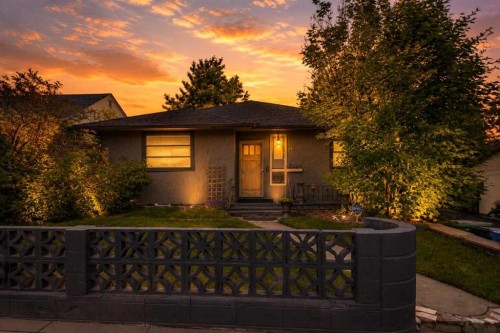 2128 17 Avenue Sw, Calgary, AB - Outdoor