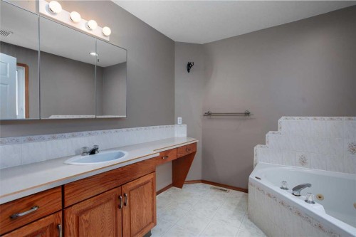 5212 43 Avenue, Camrose, AB 