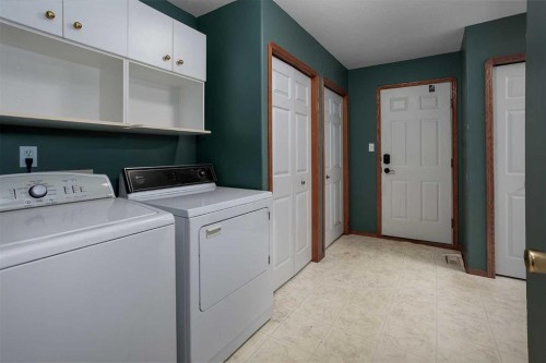5212 43 Avenue, Camrose, AB 