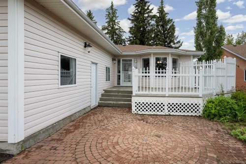 5212 43 Avenue, Camrose, AB 