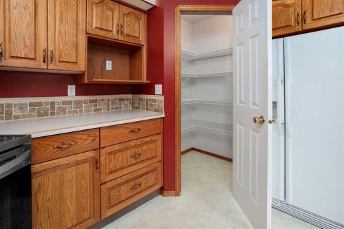5212 43 Avenue, Camrose, AB 