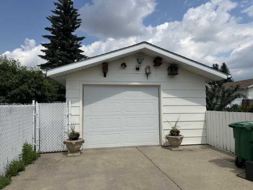 134 Wiltshire Boulevard, Red Deer, AB 