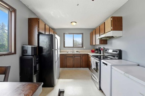 9 Griffiths Avenue, Red Deer, AB 