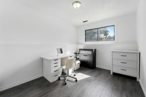 9 Griffiths Avenue, Red Deer, AB 