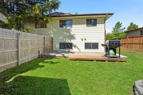 9 Griffiths Avenue, Red Deer, AB 