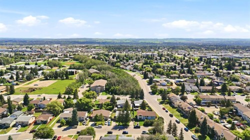 9 Griffiths Avenue, Red Deer, AB 