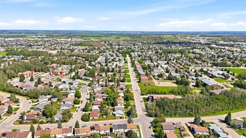 9 Griffiths Avenue, Red Deer, AB 