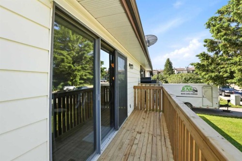 9 Griffiths Avenue, Red Deer, AB 