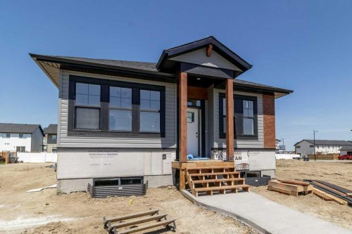 25 Ian Way  Sylvan Lake, AB T4S 0W5