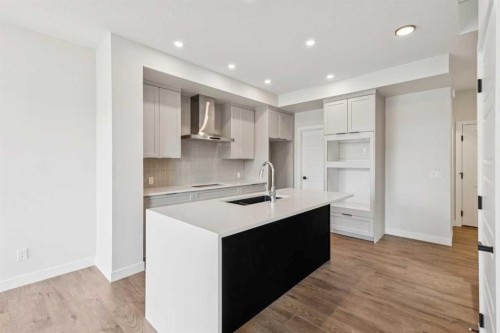 24 Southborough Common, Cochrane, AB - Indoor Photo Showing Kitchen