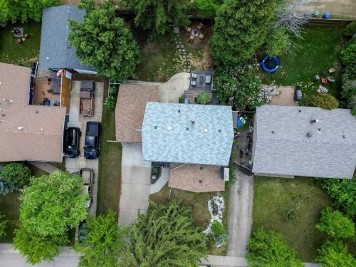 5 Selkirk Boulevard, Red Deer, AB 