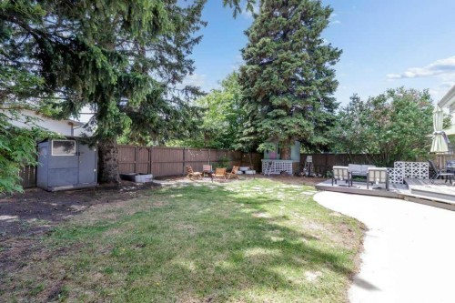 5 Selkirk Boulevard, Red Deer, AB 