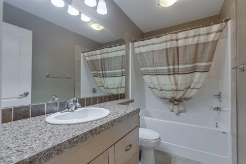 74 Mackenzie Crescent, Lacombe, AB 