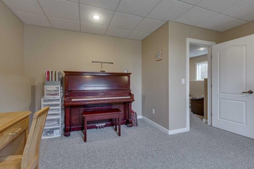 74 Mackenzie Crescent, Lacombe, AB 