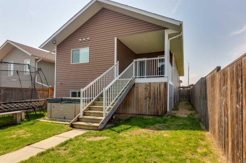74 Mackenzie Crescent, Lacombe, AB 