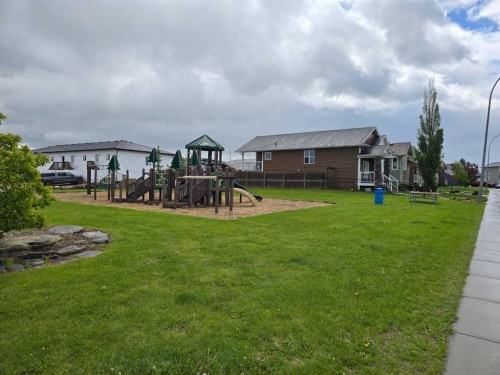 74 Mackenzie Crescent, Lacombe, AB 