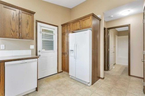 80 Hinshaw Drive, Sylvan Lake, AB - Indoor