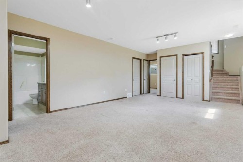 80 Hinshaw Drive, Sylvan Lake, AB - Indoor Photo Showing Other Room