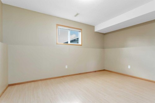 80 Hinshaw Drive, Sylvan Lake, AB - Indoor Photo Showing Other Room