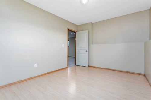 80 Hinshaw Drive, Sylvan Lake, AB - Indoor Photo Showing Other Room
