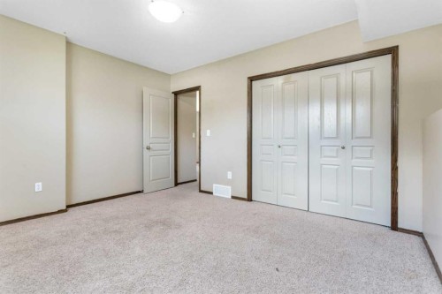 80 Hinshaw Drive, Sylvan Lake, AB - Indoor Photo Showing Other Room