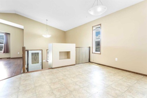 80 Hinshaw Drive, Sylvan Lake, AB - Indoor Photo Showing Other Room