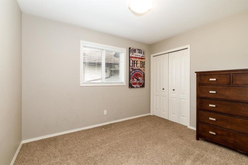 136 Illingsworth Close, Red Deer, AB 