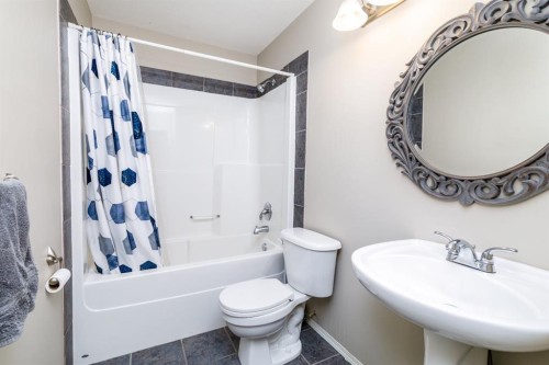 136 Illingsworth Close, Red Deer, AB 
