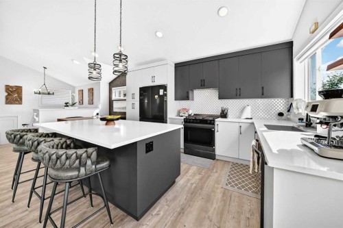 14 Ian Way, Sylvan Lake, AB 