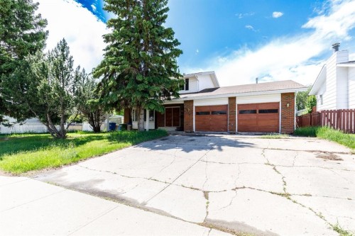 36 Asmundsen Avenue  Red Deer, AB T4R 1E9