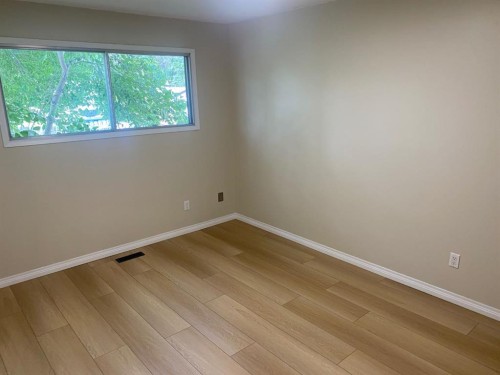 6321-B Enevold Drive, Camrose, AB - Indoor Photo Showing Other Room