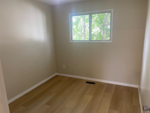 6321-B Enevold Drive, Camrose, AB - Indoor Photo Showing Other Room
