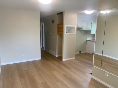 6321-B Enevold Drive, Camrose, AB - Indoor Photo Showing Other Room