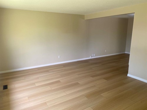 6321-B Enevold Drive, Camrose, AB - Indoor Photo Showing Other Room