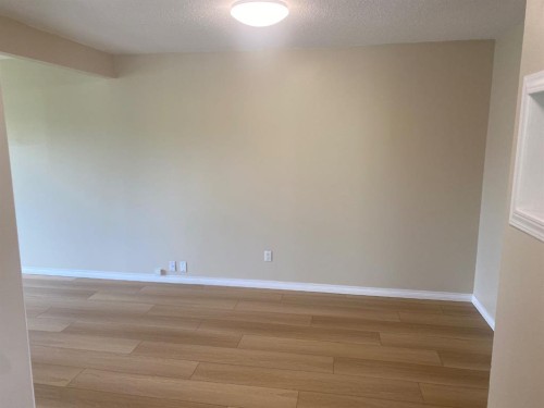 6321-B Enevold Drive, Camrose, AB - Indoor Photo Showing Other Room
