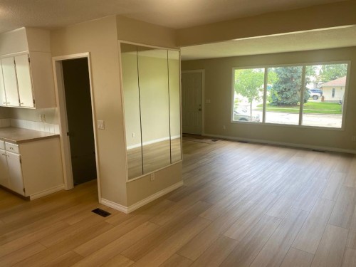 6321-B Enevold Drive, Camrose, AB - Indoor Photo Showing Other Room