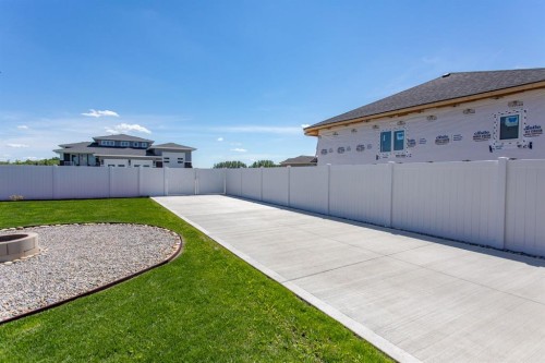 70 Parlby Crescent, Lacombe, AB 