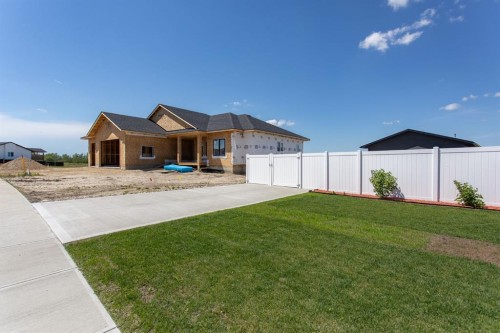 70 Parlby Crescent, Lacombe, AB 