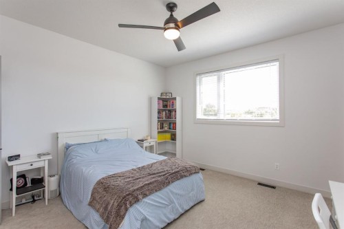 70 Parlby Crescent, Lacombe, AB 