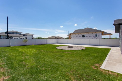 70 Parlby Crescent, Lacombe, AB 