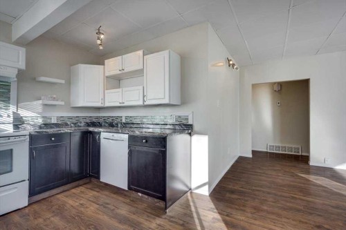 5218 & 5216 56 Ave, Ponoka, AB 