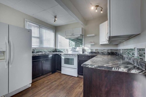5218 & 5216 56 Ave, Ponoka, AB 