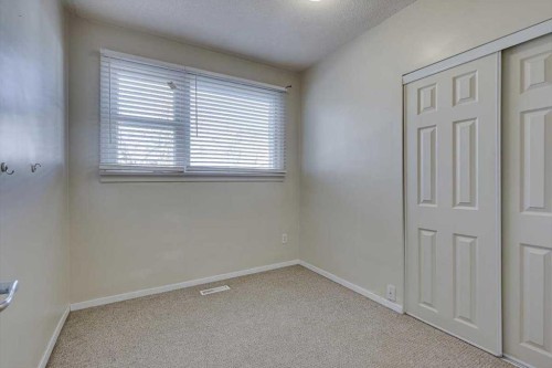 5218 & 5216 56 Ave, Ponoka, AB 